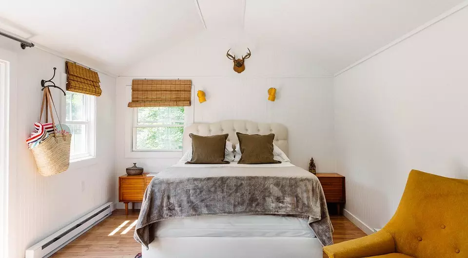 Diseño de dormitorio en la casa de campo: distorsione un interior elegante sin presupuesto
