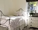 Bedroom design sa country house: gumawa ng isang naka-istilong panloob na walang badyet 3285_4