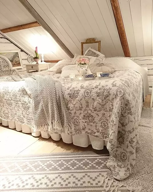 Miegamojo dizainas šalies namuose: išsklaidyti stilingą interjerą be biudžeto 3285_56