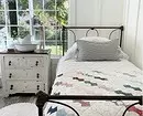 Designul dormitorului în casa de țară: face un interior elegant fără buget 3285_82