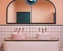 Vi dekorerer utformingen av det rosa badet slik at interiøret ser passende og stilig ut 3297_19