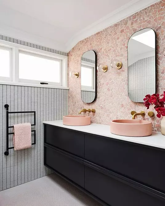 Ние украсяваме дизайна на розовата баня, така че интериорът да изглежда подходящ и стилен 3297_80