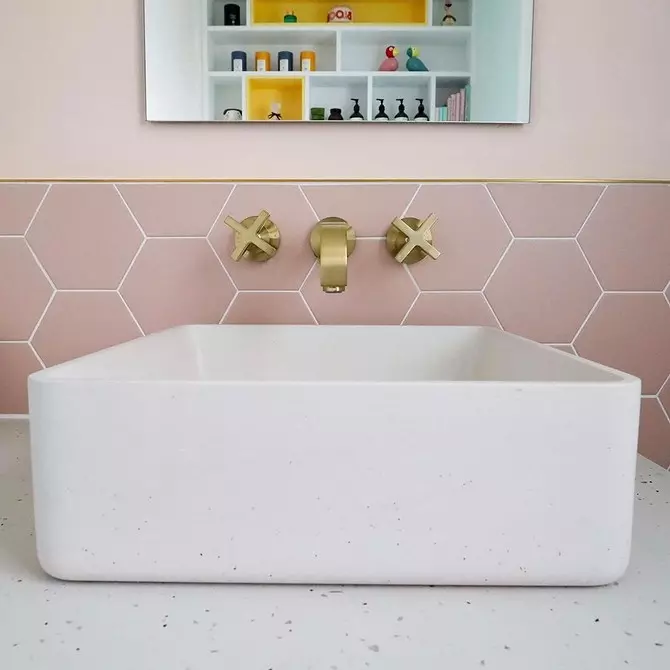 Pink banyosunun tasarımını dekore ediyoruz, böylece iç uygun ve şık görünüyor. 3297_99