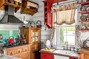 5 важных саветаў для зручнага і стыльнага дызайну маленькай кухні на дачы 3320_1
