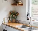 5 consigli importanti per un design comodo e elegante della piccola cucina presso il cottage 3320_4