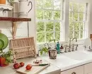 5 consigli importanti per un design comodo e elegante della piccola cucina presso il cottage 3320_8