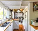 5 consigli importanti per un design comodo e elegante della piccola cucina presso il cottage 3320_97