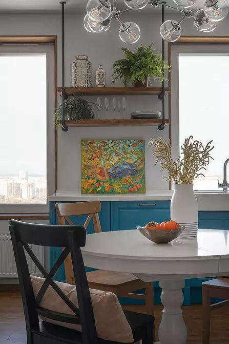 Тристаен апартамент в Екатеринбург с ярки акценти и килим на ... стена 3359_23