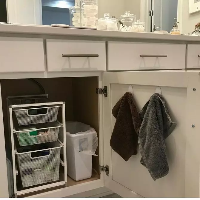 7 idei pentru organizarea perfectă a dulapurilor sub chiuveta în baie 3489_42