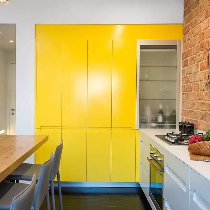 ہم پیلے رنگ کے باورچی خانے کا داخلہ اٹھاتے ہیں: بہترین رنگ کے مجموعے اور 84 تصاویر 3585_11