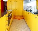 Kami menyusun interior dapur kuning: kombinasi warna terbaik dan 84 foto 3585_125