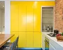 ہم پیلے رنگ کے باورچی خانے کا داخلہ اٹھاتے ہیں: بہترین رنگ کے مجموعے اور 84 تصاویر 3585_3