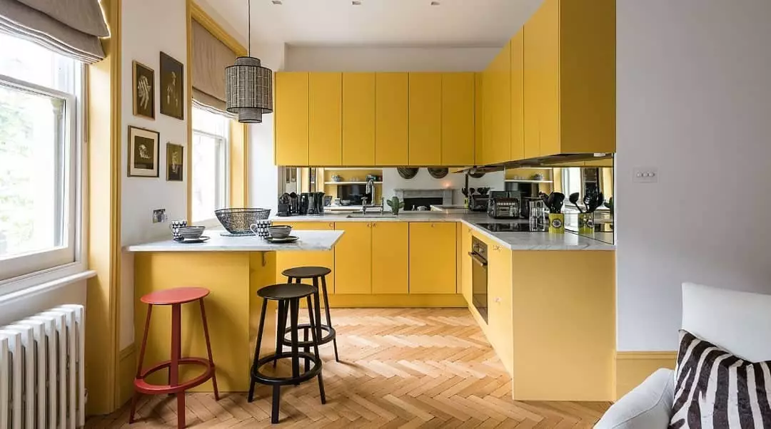 เราวาดตกแต่งภายในห้องครัวสีเหลือง: ชุดสีที่ดีที่สุดและภาพถ่าย 84 รูป 3585_40