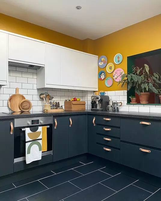 Kami menyusun interior dapur kuning: kombinasi warna terbaik dan 84 foto 3585_97