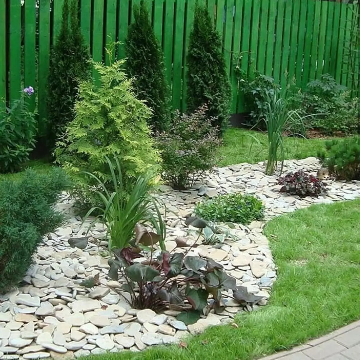So arrangieren Sie einen schönen Garten und sparen Sie: 5 Budget-Wege 3730_27