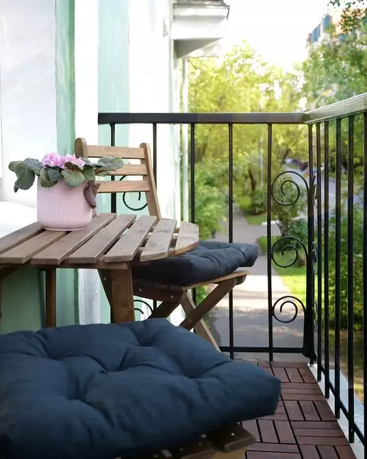 Wenn Sie kein Hütten haben: Wie man ein Blumenbett auf dem Balkon mit eigenen Händen herstellt 3747_79