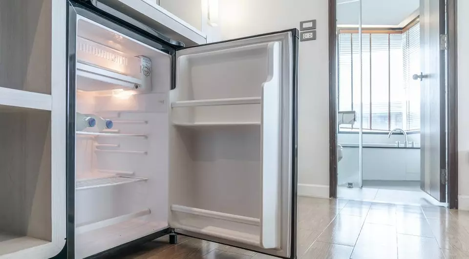 Ésszerű megtakarítás: 6 ok arra, hogy egy kis hűtőszekrény javára válasszon 3773_9