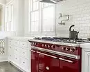 ریڈ وائٹ باورچی خانے کے ڈیزائن کو کیسے جاری رکھیں: موجودہ تجاویز اور اینٹیپروڈس 3877_106