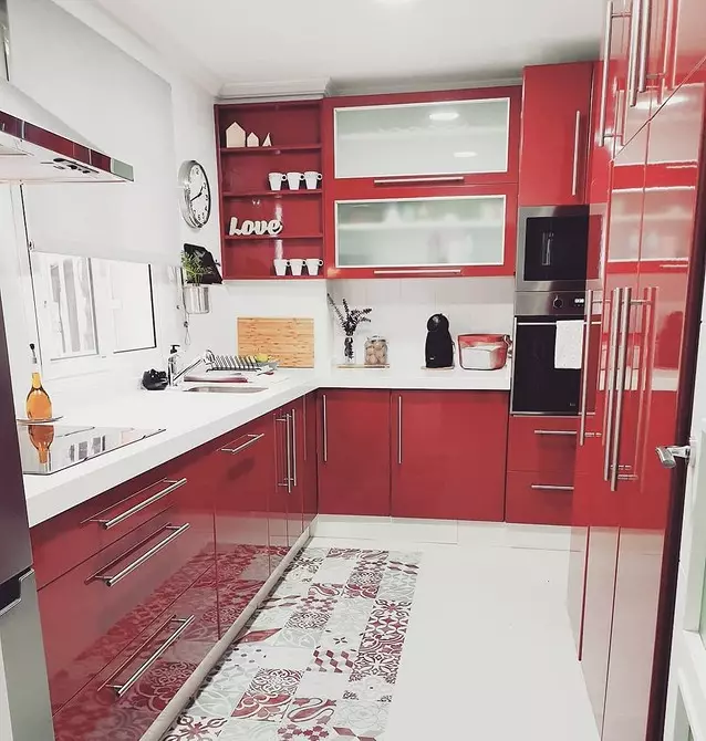 Cómo emitir un diseño de cocina blanca roja: consejos y antiprodios actuales 3877_144