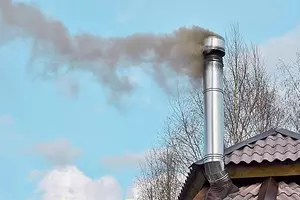 3 regras simples que axudarán a manter a cheminea limpa e evitar o lume de lume 3942_1