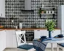 Liten skandinavisk stil leilighet med hvite vegger og blå aksenter 4048_12