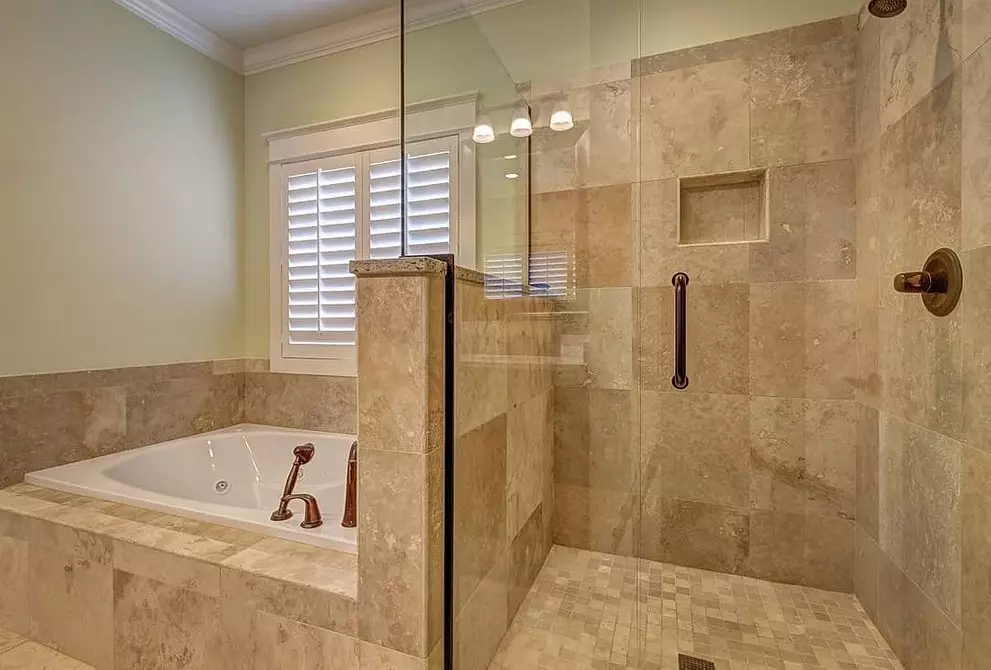 नुहाउने र स्नान को साथ बाथरूम डिजाइन: counteres 75 फोटोहरू - IVD.RU 4108_174