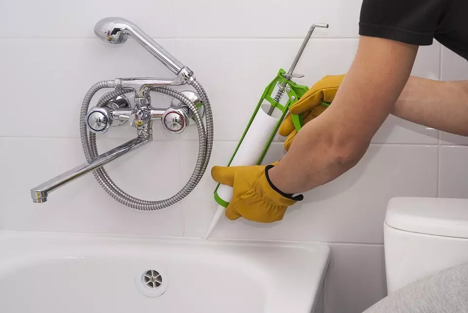 Banyo, mutfak ve diğer yüzeyler için hangi sızdırmazlık maddesi kullanımı: Detaylı Rehber 4231_4