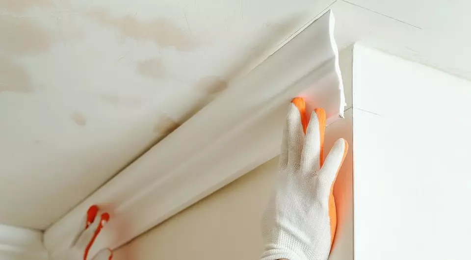 How to cut the corners of the ceiling plinth: Tips and detailed plan