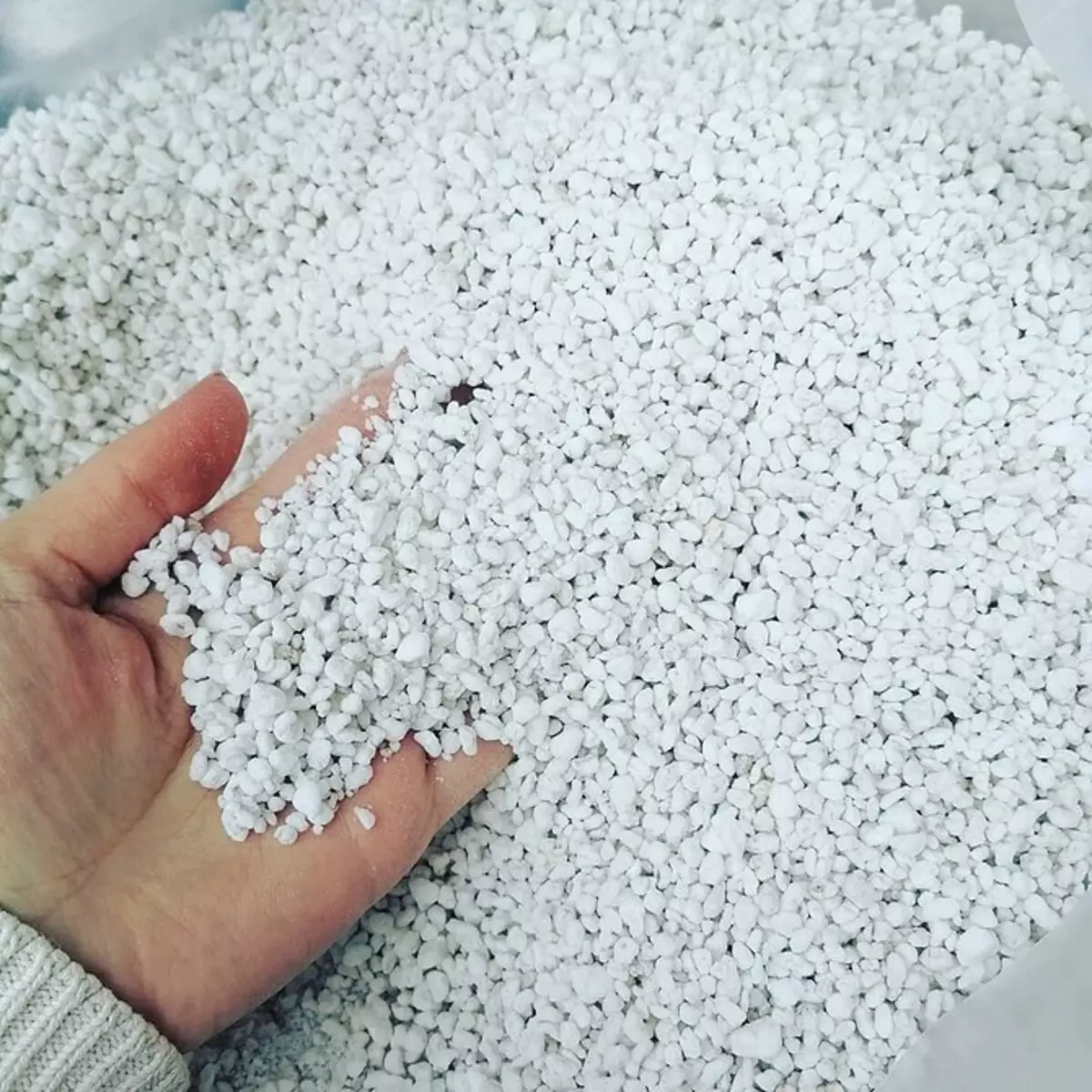 What is the difference between vermiculite perlite (and why they are used differently) 43358_6