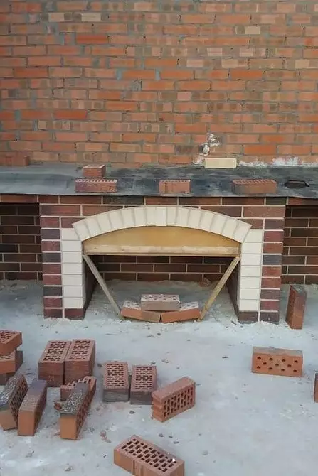 Nous faisons un barbecue en briques avec vos propres mains: instructions en 5 étapes 4346_25