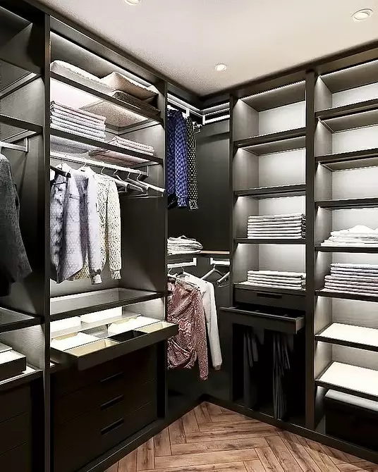 Сон на сите е гардероба во спалната соба: како да се организира правилно и да се приспособат дури и во мала големина 4427_113