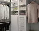 El sueño de todos es una sala de vestuario en el dormitorio: cómo organizar correctamente y acomodar incluso en un tamaño pequeño. 4427_117