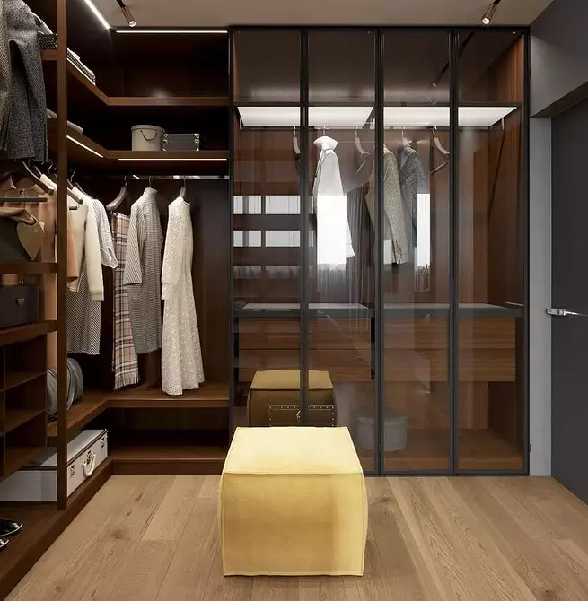 El sueño de todos es una sala de vestuario en el dormitorio: cómo organizar correctamente y acomodar incluso en un tamaño pequeño. 4427_70