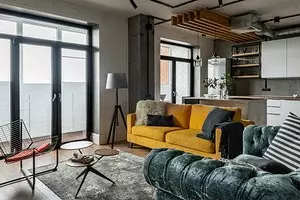 Teito de formigón, paredes de ladrillo e mobles IKEA: interior de apartamento de estilo loft 4442_1