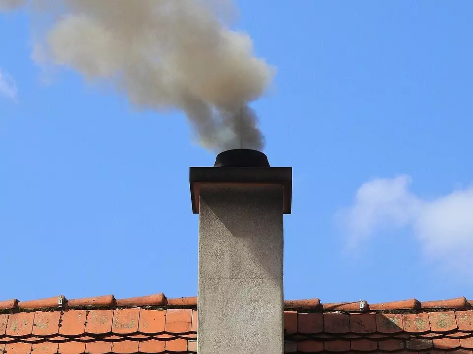 Nigute ushobora gusukura chimney muri soot 4445_5