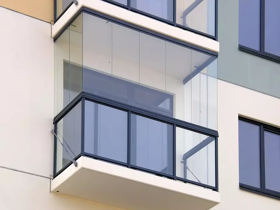 Come vetrando il balcone con le tue mani e non infrangere la legge 4460_7