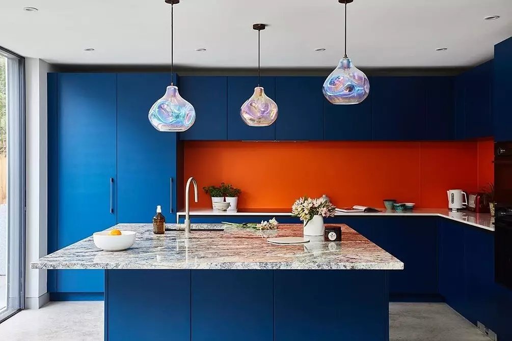 Dizajn i kuzhinës në ngjyrë blu (81 foto) 4533_69