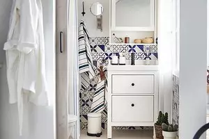 Que e como almacenar nas prateleiras do baño para que sempre parecía limpo: 7 consellos 4680_1