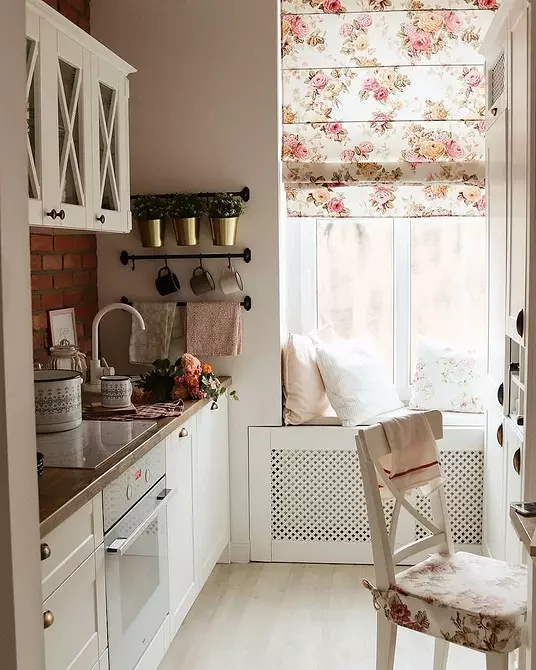 Krásný okno výzdoba v kuchyni: zvážit typ smyčky a stylu interiéru 4732_81
