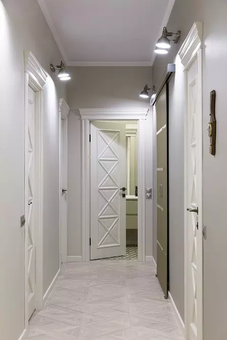 Interiorul unui apartament cu pictura artistică a pereților, șemineu cu abur și ergonomie atent 4818_61