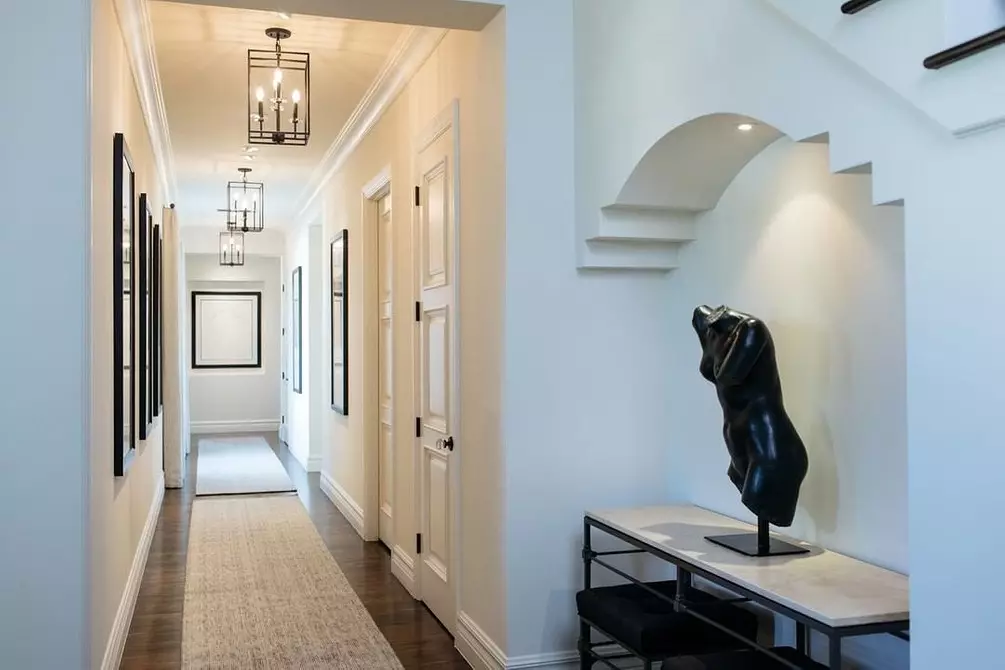 Özel bir evde koridorun tasarımı için 5 uygun stil ve ilham verecek 57 fotoğraf 4879_70