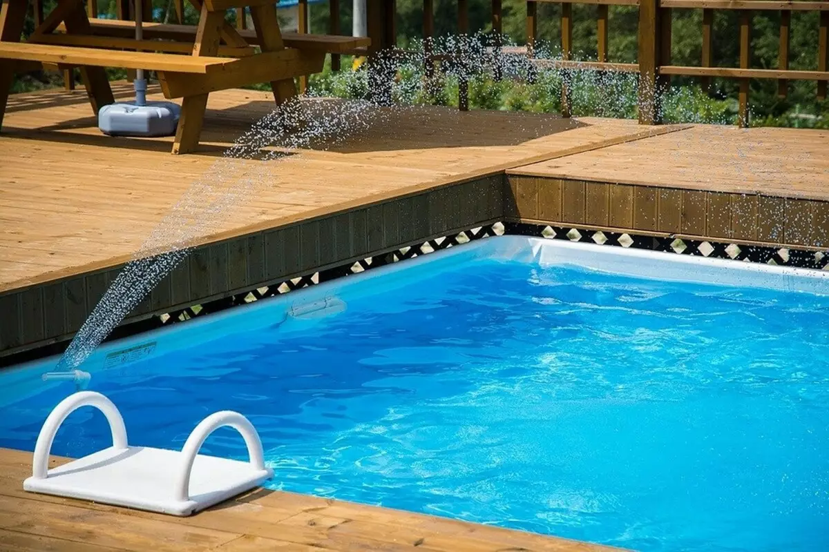 Подготвување за лето однапред: Како да го инсталирате рамката базен во вилата 4882_17