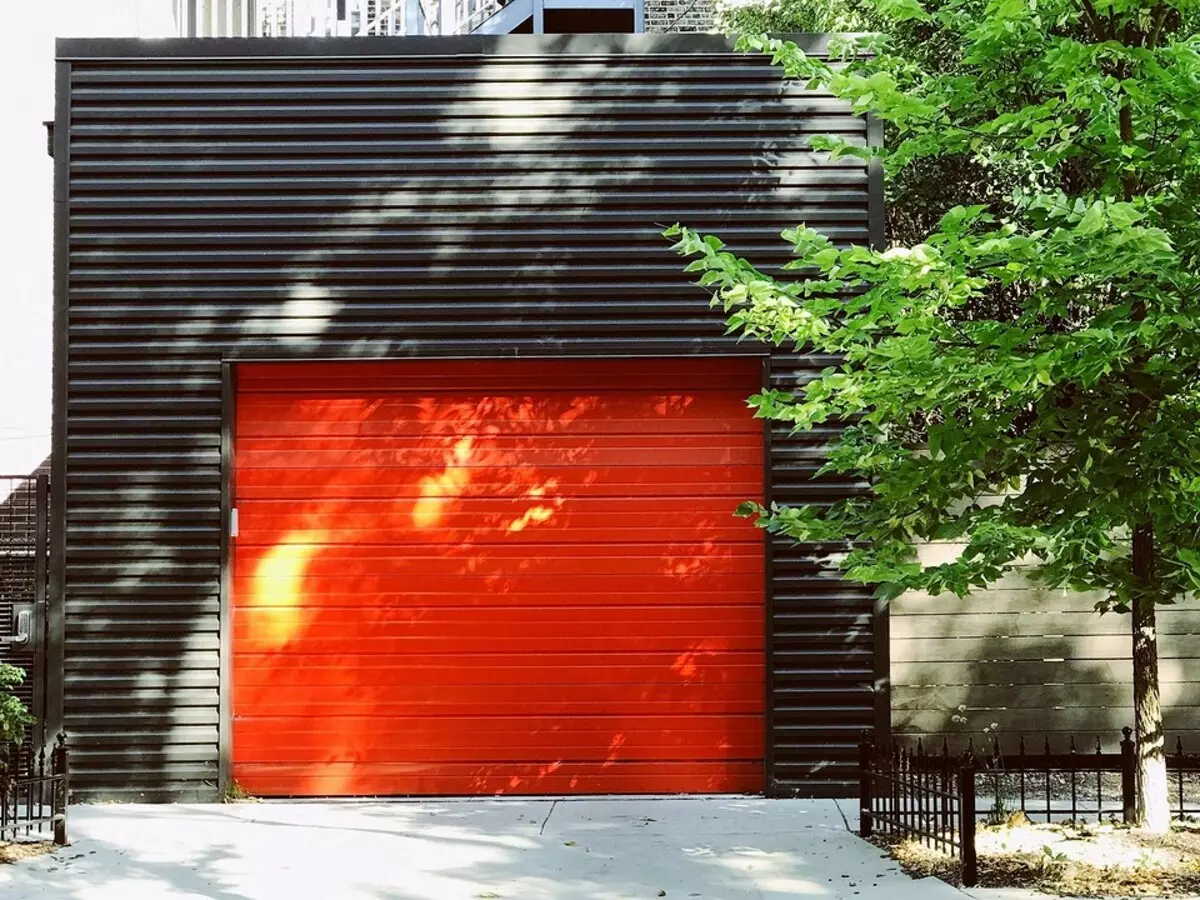 Wie man eine Skeleton-Garage von einem Baum mit eigenen Händen baut 4947_3