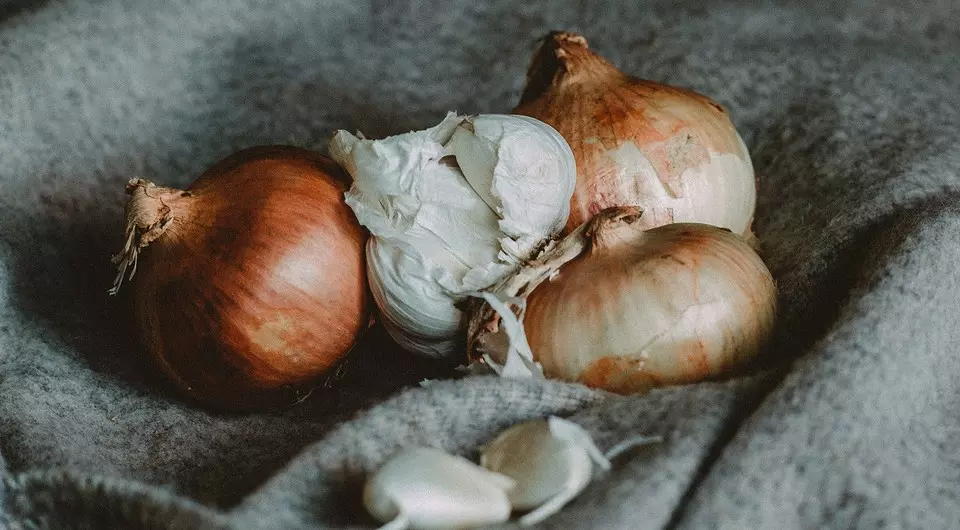 Where to store onions so that it remains fresh: 10 right ways for the apartment 503_3