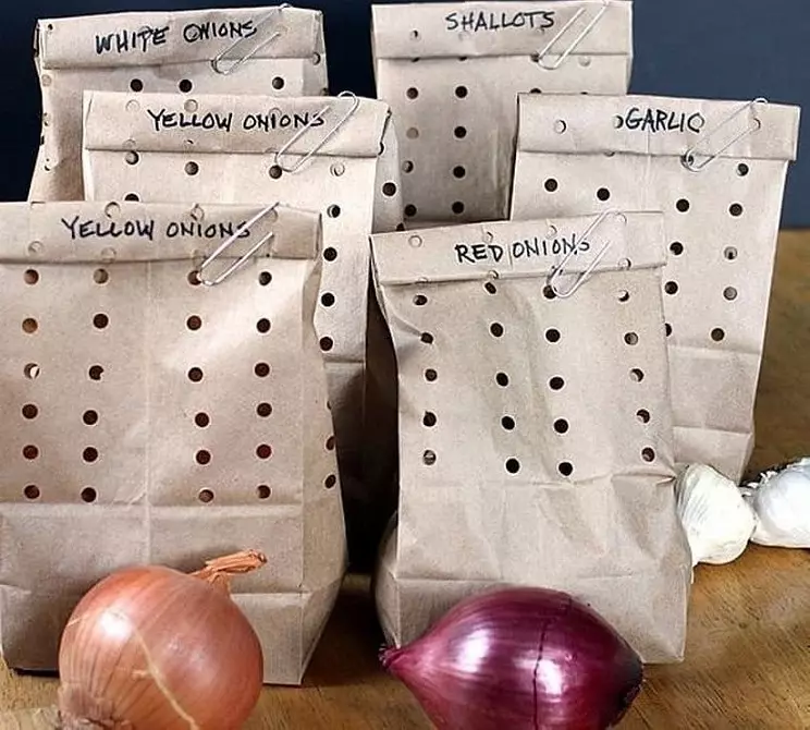 Where to store onions so that it remains fresh: 10 right ways for the apartment 503_48