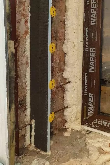 So isolieren Sie eine Balkon-Tür aus Holz und Kunststoff: Anweisung für jeden Typ 5051_25