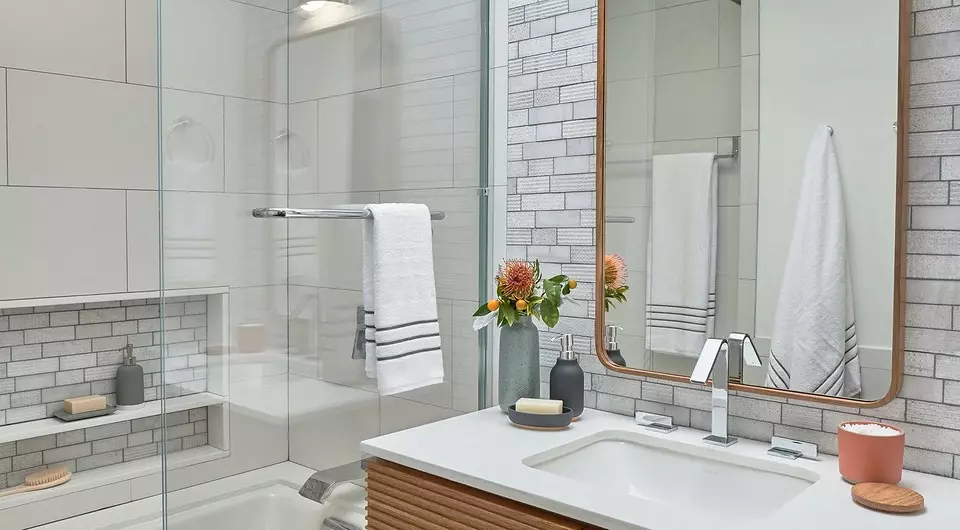 5 padomi, kas palīdzēs organizēt vannas istabas dizainu ar platību 3 kvadrātmetru. M.