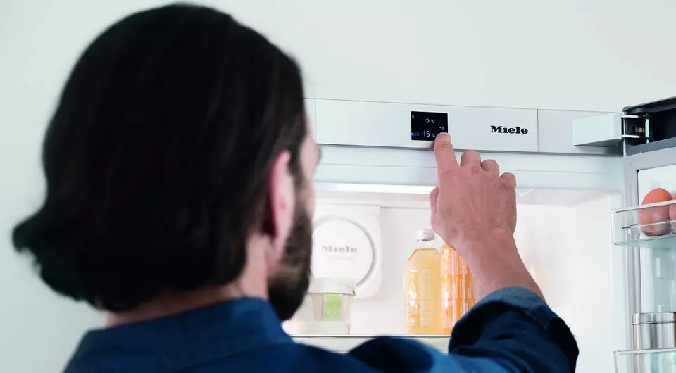 Hoe de koelkast te ontdooien: gedetailleerde instructies en tips 5222_5