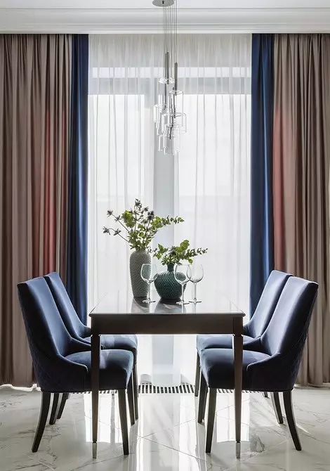 Klasik modern ing warna anget: interior apartemen rong kamar turu ing tengah Moskow 5411_31