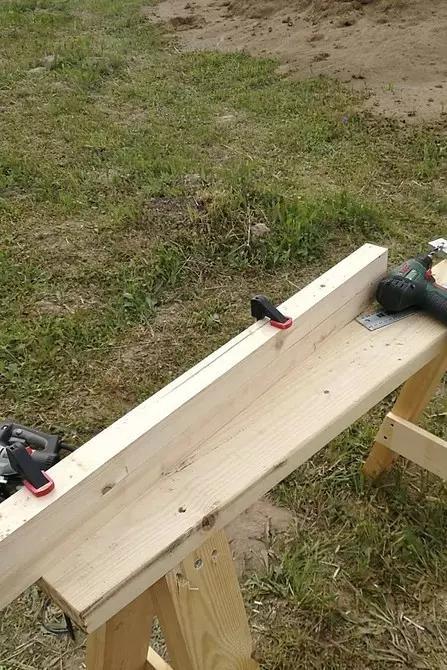 Kako napraviti drveni ležaljki sa svojim vlastitim rukama: upute za sklapanje i monolitni model 5444_20